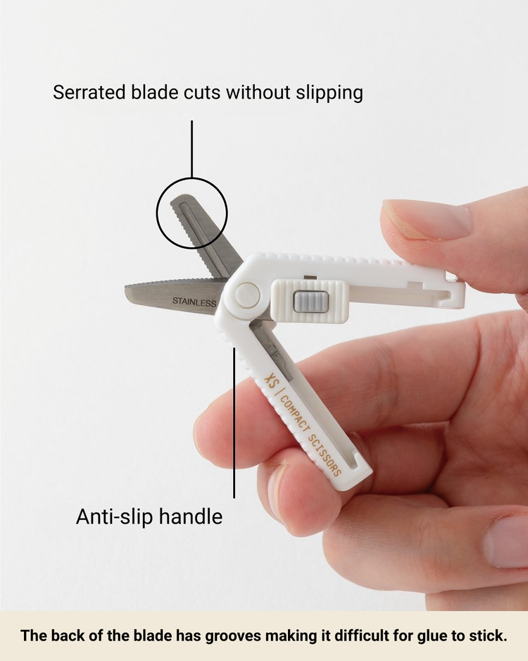 Midori XS Compact Scissors Serrated White