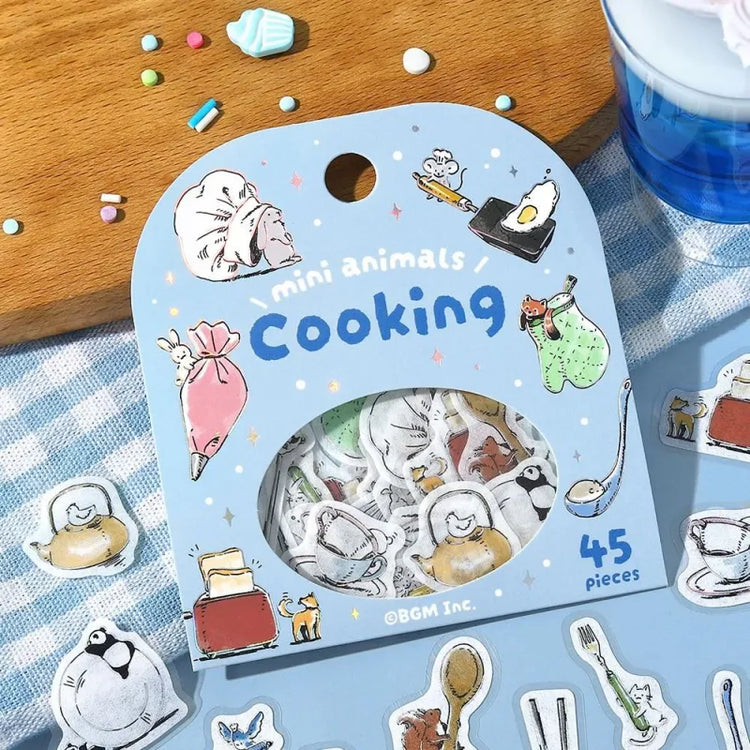 BGM Foil Stamping Flake Seal – Mini Mini Animals: Cooking with 45 washi stickers featuring delightful animals baking, cooking, and plating food—embellished with gold foil accents and a soft textured finish.