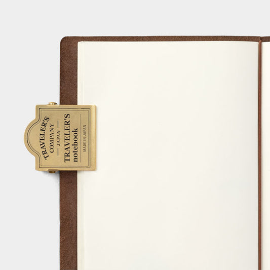 Traveller's Notebook Refill 030 (normale Größe) – Messing-Clip TRC-Logo